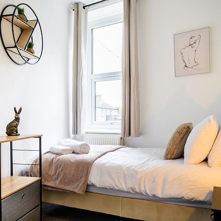 Stunning House Sleeps 7 - Parking Villa Бъкстън Екстериор снимка